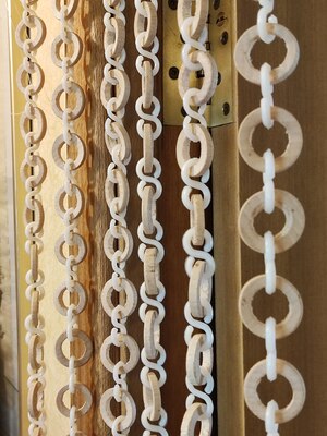 Дверные шторы - Кольца белые (фото, Деревянную штору - Кольца белые купить в подарок на день рождения)