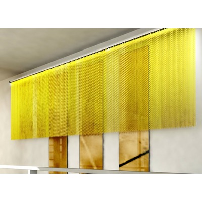 Металлические шторы из цепей желтого цвета (фото, вид 2)