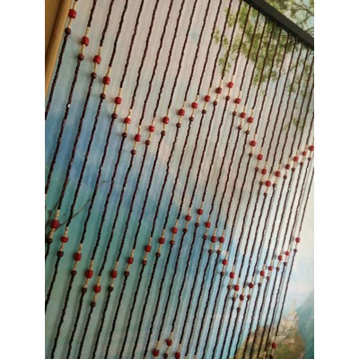 Деревянная штора - Красные шарики (фото)