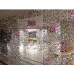 Декоративные панели "Флора" прозрачного и лилового цвета